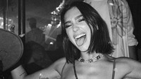 Hal itupun seolah menjadi ciri khas pelantun Swan Song itu. Dok. Instagram/dualipa