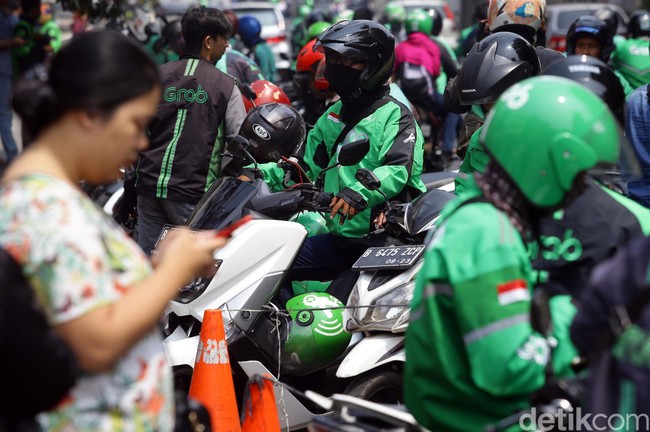 Ojek Online Tolak Lockdown, WFH Saja Orderan Sudah Sepi