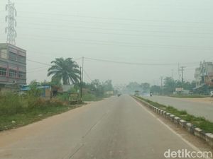 Dikepung Asap Pekat, Pesawat Kembali Tak Bisa Mendarat di Dumai