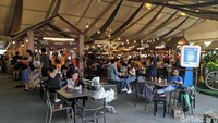 Festival kuliner ini digelar di Mal Kelapa Gading tepatnya di area La Piazza. Di sini ada ratusan menu makanan yang bisa dicicipi. Foto: Devi S. Lestari/detikFood