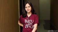 Gadis bernama lengkap Adhisty Zara Sundari Kusumawardhani itu kini menjadi idola baru di dunia film. Pool/Noel/detikFoto.