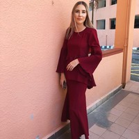 Seperti dilansir Foxsportasia, Jenna adalah seorang humas dan eksekutif pemasaran. Namanya populer sejak ia diketahui dengan Matthew yang juga bek klub Liga Super Malaysia Pahang. Foto: Instagram @jennavivian_