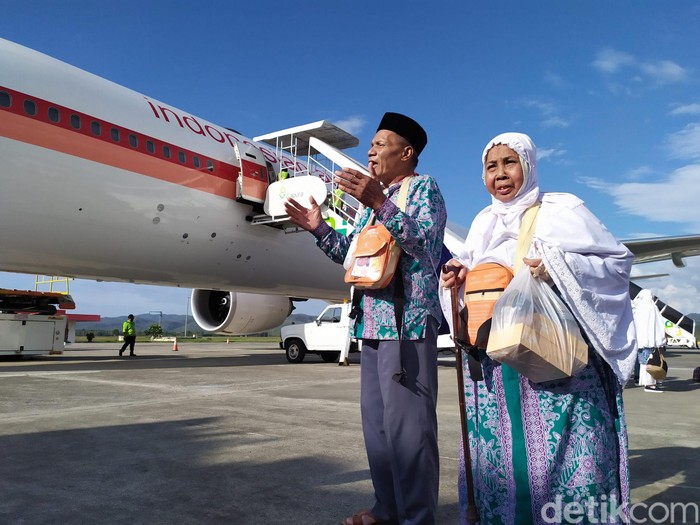 Sebanyak 392 jemaah haji kloter 1 embarkasi Aceh tiba di Tanah Rencong.