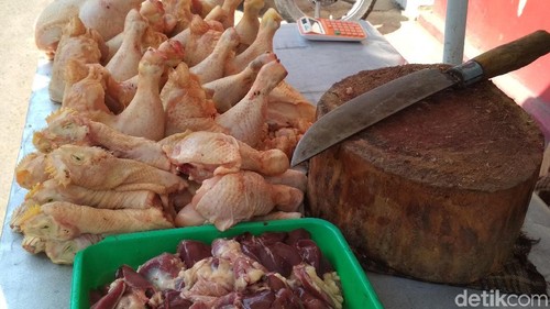 Harga Ayam Broiler Kembali Anjlok di Peternak