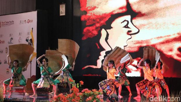 Drama Musikal Rinjani Pukau Anggota UNESCO