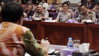 Dalam rapat tersebut, Polri meminta penambahan anggaran sebesar Rp 13 triliun. Polri sendiri mendapatkan pagu anggaran untuk tahun 2020 sebesar Rp 90,3 triliun.