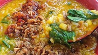 Selain ikan asin, cakalang rica yang pedas gurih  juga bisa jadi lauk bubur yang enak. Foto : Instagram @sbykulinerinfo
