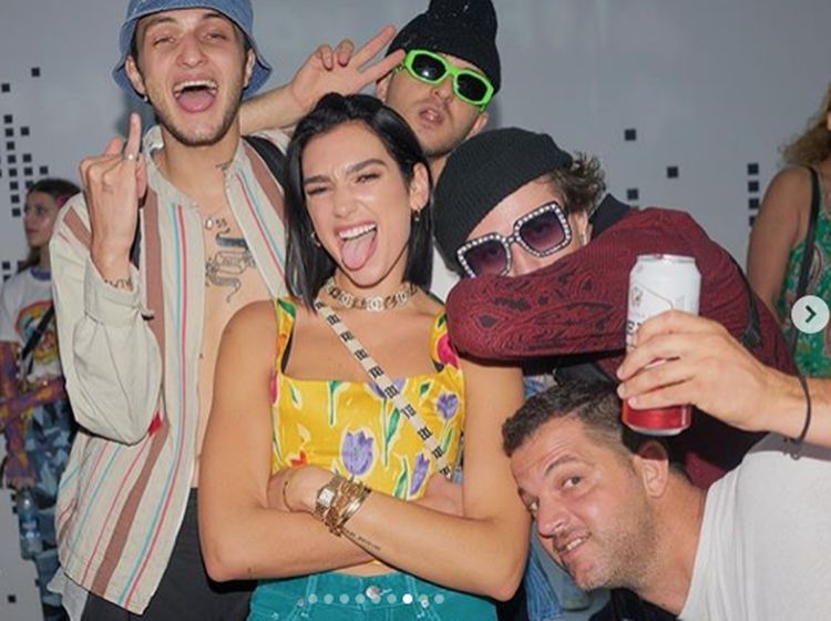 Pose Dua Lipa Melet Bareng Anwar Hadid
