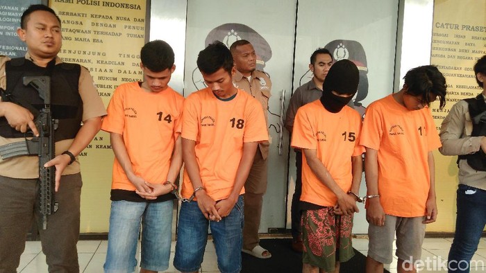 Polisi Ringkus 4 Pelaku Curanmor di Pamulang, Satu Ditembak Kaki