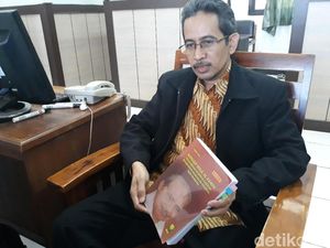 Alasan Pembatalan Acara Bedah Disertasi Seks Halal di Luar Nikah