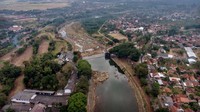 Kemarau panjang membuat air sungai Citanduy surut hingga pasokan air berkurang untuk bahan baku air PDAM.