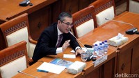 Seperti diketahui, terdapat 32 nama calon anggota BPK yang akan diuji oleh Komisi XI DPR RI. Nantinya, hanya terdapat lima orang saja yang akan terpilih menjadi anggota BPK RI.