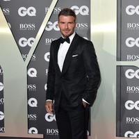 David Bekcham tampak gagah dengan setelan berdasi kupu-kupu. (Foto: Jeff Spicer/Getty Images)