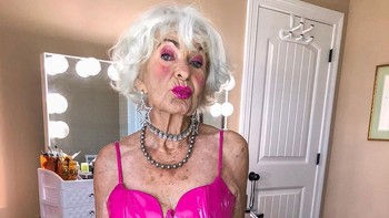 Baddie Winkle bisa dibilang nenek paling ceria di internet. Foto:Instagram/baddiewinkle