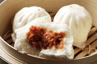 Anak Kecil Ini Bikin 500 Bakpao Tiap Hari untuk Bantu Orangtuanya