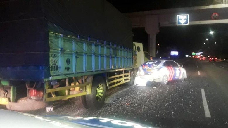 Kecelakaan Libatkan Mobil Patroli di Tol Ciledug, Satu Orang Tewas