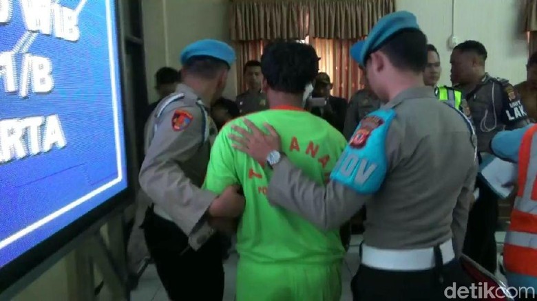 Sopir Truk Penyebab Kecelakaan di Cipularang Terancam 6 Tahun Bui Sopir Truk Penyebab Kecelakaan di Cipularang Terancam 6 Tahun Bui