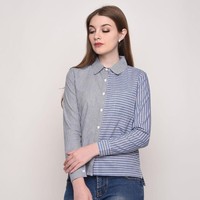 Kemeja lengan panjang sering jadi andalan para mahasiswa saat kuliah. Online shop Missca.id menawarkan opsinya. Kemeja kinanti dengan perpaduan dua motif garis dan bermaterial katun ini bisa dimiliki seharga Rp 99 ribu. Foto: Instagram