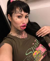 Penampilan Wanita yang Kecanduan Operasi Plastik Habiskan Rp 1,4 Miliar