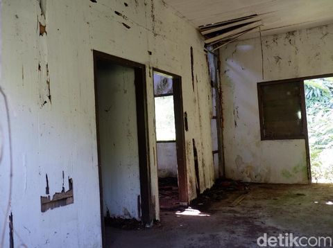 Ruangan rumah di Kampung 'Hilang' di Banyuwangi/