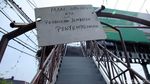 Hati-hati, JPO di Kawasan Ciputat Masih Dalam Perbaikan