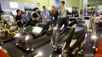 Pesta Kendaraan Listrik di Jakarta