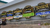 Pria yang semasa hidup akrab disapa Pak Kang ini juga aktif mengikuti perkembangan mobil listrik dan sempat menguji bus listrik, karena Gunadi adalah Ketua Umum Ikatan Ahli Teknik Otomotif (IATO) Indonesia.