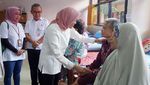 Senyum Pelanggan PLN di Panti Werda Tresna Budi