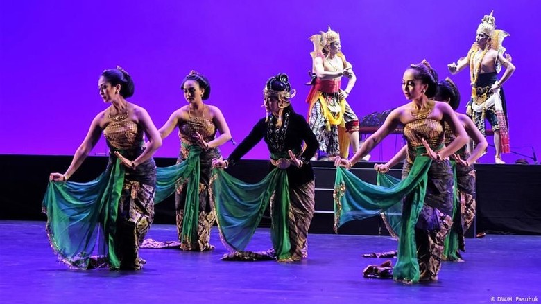 Memukau Publik Hamburg, Pagelaran Wayang Orang Kresna Duta Disambut Gemuruh Memukau Publik Hamburg, Pagelaran Wayang Orang Kresna Duta Disambut Gemuruh