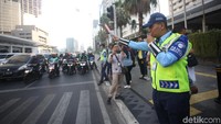 Agung berharap dengan momen hari pelanggan ini, PT TransJakarta dapat terus melakukan perbaikan di berbagai lini.