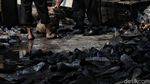 Pabrik Sepatu di Penjaringan Ludes Terbakar