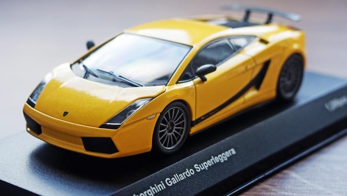 Di Jakarta, Pertamina Bagi-bagi Miniatur Lamborghini ke Pelanggan