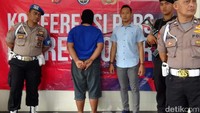 Pelaku RN ditangkap di daerah Bekasi pada Selasa (3/9). RN diketahui sebagai penganggur. Sachril Agustin Berutu/detikcom.