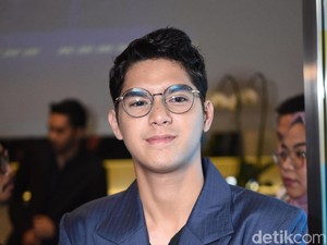 Totalitas Demi Film, Al Ghazali Celupkan Kepala di Kolam Renang Setiap Hari