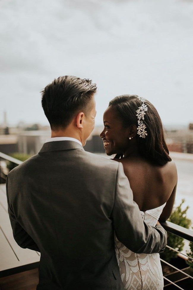 Ayah akan memiliki ekspresi ketidaksetujuan yang aneh ini sambil tetap berusaha bersikap sopan ketika menyapanya dan mengakui kehadirannya. Pada saat yang sama, itu tidak tertahankan bagi Edna karena dia bisa merasa seperti dia tidak disambut, terang Tan. Foto: Facebook Edna Sophia