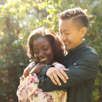 Ayah saya adalah ayah yang hebat dan saya sangat menghormatinya. Dia memiliki etika kerja yang luar biasa, berkorban banyak dan selalu mengutamakan keluarga. Saya menganggap sebagian besar dari siapa saya hari ini adalah teladan yang dia berikan. Jadi itu sangat mengecewakan ketika dia mengatakan kepada saya bahwa dia tidak menyetujui Edna, jelas Tan. Foto: Facebook Edna Sophia