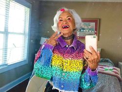 Nenek Super Gaul di Instagram, Usianya Sudah 92 Tahun Lho!