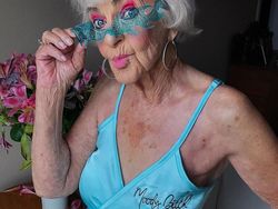 Nenek Super Gaul di Instagram, Usianya Sudah 92 Tahun Lho!