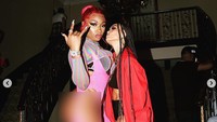 Belum lama ini Nicki Minaj tampil dalam sebuah video klip duetnya dan berpose bersama Agnez Mo. Dok. Instagram/agnezmo