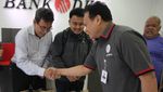 Saat Direksi Turun Langsung Layani Pelanggan
