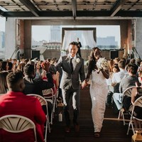 Edna dan Tan banyak berdebat karena dia mendorongnya untuk berkunjung. Bahkan Tan beberapa kali ketahuan berbohong dengan mengatakan bahwa Edna diundang oleh orangtuanya. Perlahan tapi pasti, orangtua Tan bersikap ramah pada Edna karena dia cerdas, baik hati, sangat perhatian, dan sopan. Foto: Facebook Edna Sophia