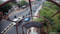 Terlihat atap JPO masih kosong.