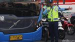 Momen Dirut TransJakarta Jadi Petugas Patroli