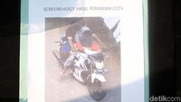 Polisi juga menunjukan screenshoot CCTV saat pelaku membawa korban. Pool/Polres Bogor.
