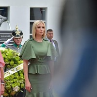 Meski potongannya baru, Ivanka tetap mempertahankan warna rambut aslinya yang pirang. (Foto: Twitter/IvankaTrump)