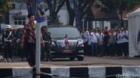Jokowi naik Alphard setelah mobil kepresidenannya mogok
