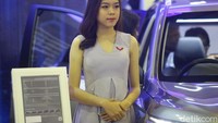 Pesona kecantikannya juga membuat para lelaki melean ludah.
