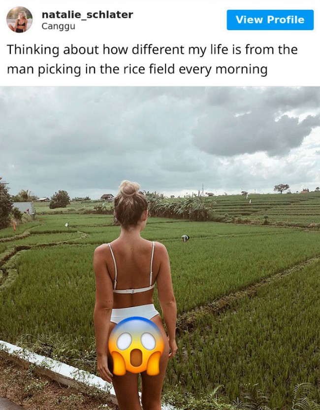 Seorang selebgram @natalie_schiater mengunggah foto dirinya hanya memakai pakaian dalam dan menghadap ke sawah di Bali. Dalam keterangan foto, ia pun menyebutkan betapa berbeda kehidupan dia dengan pria yang bekerja di sawah. Banyak dihujat, akhirnya ia menghapus Instagram. Foto: Instagram