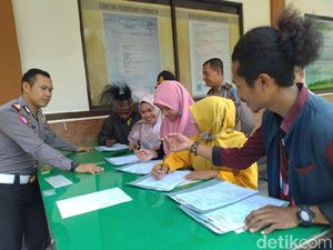 Hore, Mahasiswa Papua di Mojokerto Dapat SIM Gratis
