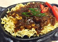Huaah! Pedas Mampus Mie Instan Bisa Dinikmati di 5 